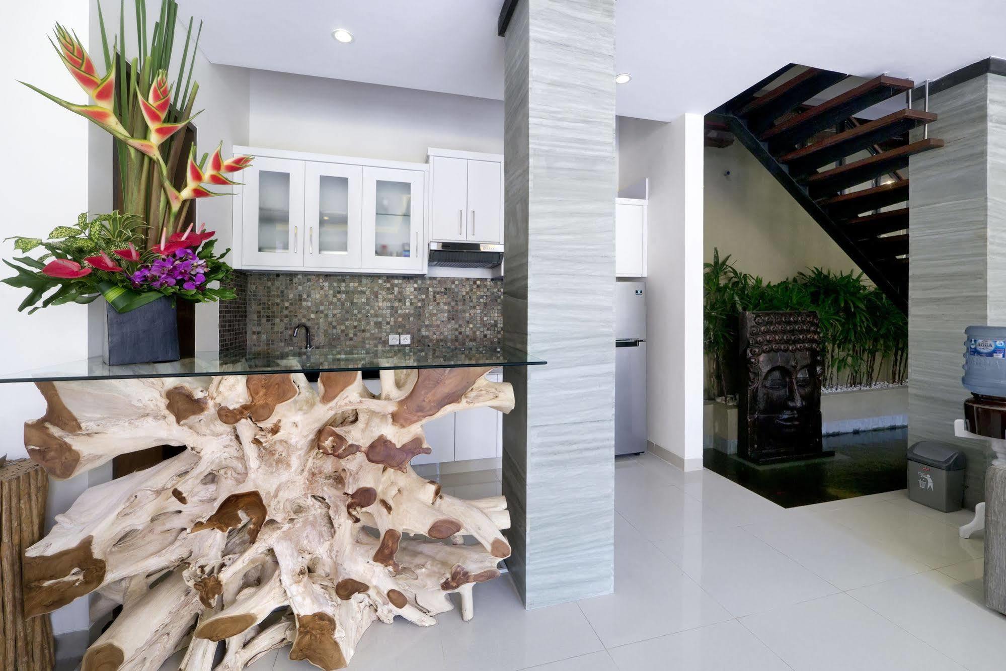 The Kumpi Villas Seminyak  Exterior photo